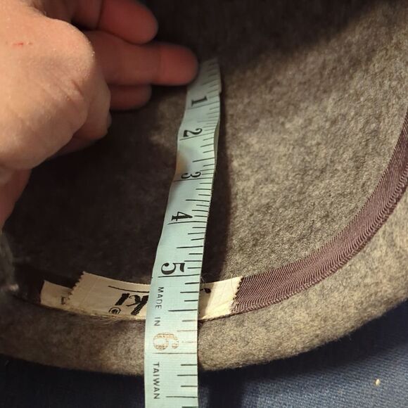 Jacki Vintage Grey Felt Asymetrical Brim Hat, derby - Picture 11 of 14